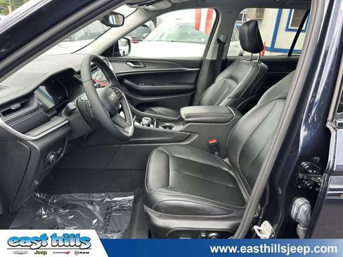 Used 2023 Jeep Grand Cherokee Limited AWD/4WD image 14