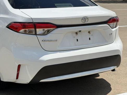 Used 2020 Toyota Corolla LE FWD image 6