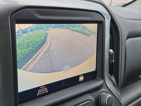 Used 2021 Chevrolet Silverado 1500 LT AWD/4WD image 29