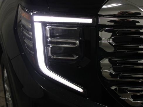 Used 2024 GMC Sierra 1500 Denali image 12