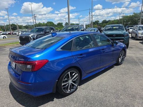 Used 2022 Honda Civic Touring image 5