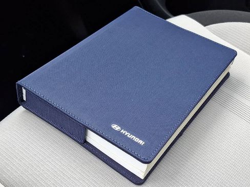 Certified 2025 Hyundai Venue SEL FWD image 27