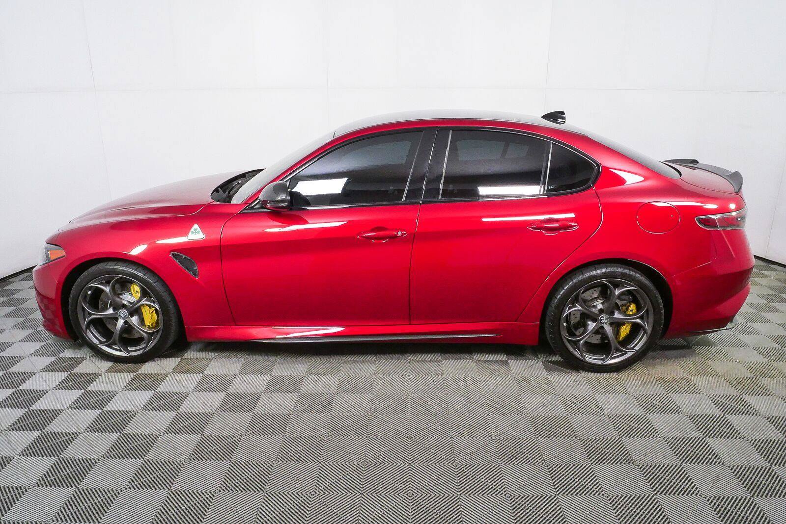 Used 2024 Alfa Romeo Giulia Quadrifoglio RWD image 24