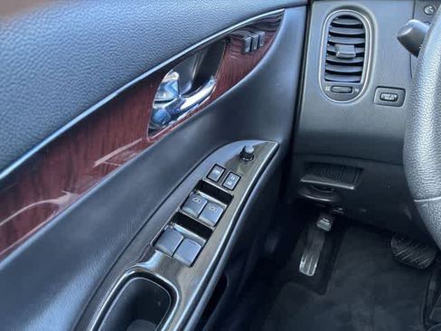 Used 2017 INFINITI QX50 2WD w/ Deluxe Touring Package image 40