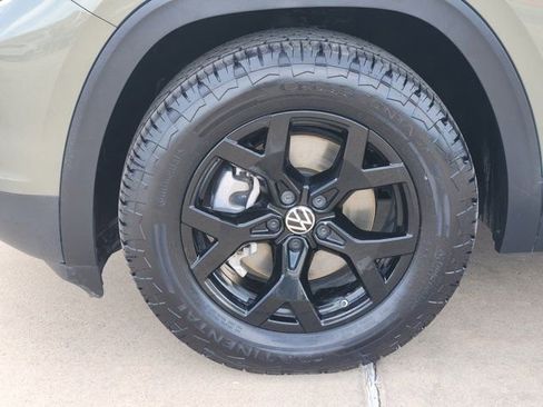 Used 2024 Volkswagen Atlas Peak Edition SEL image 17