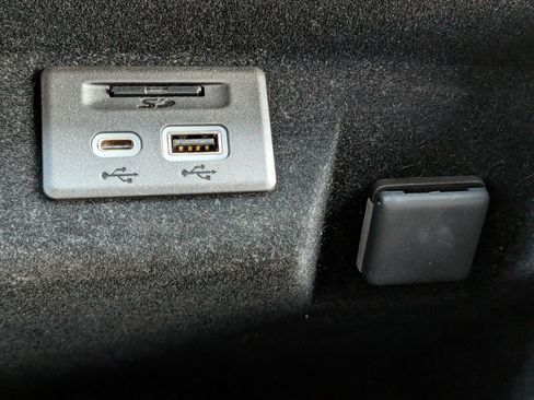 Certified 2024 Cadillac Escalade Premium Luxury w/ LPO, Floor Liner Package AWD/4WD image 30
