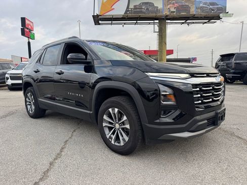 Used 2025 Chevrolet Equinox LT w/ Convenience Package II image 9