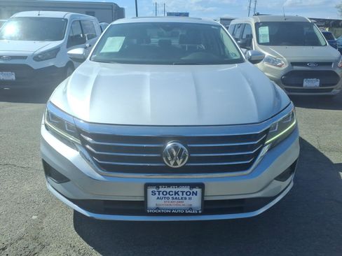 Used 2021 Volkswagen Passat 2.0T SE image 2