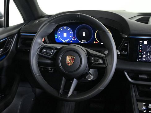 Certified 2025 Porsche Macan Electric image 13