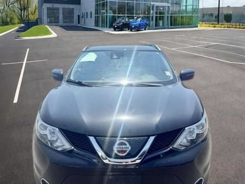 Used 2019 Nissan Rogue Sport SV w/ All-Weather Package AWD/4WD image 9