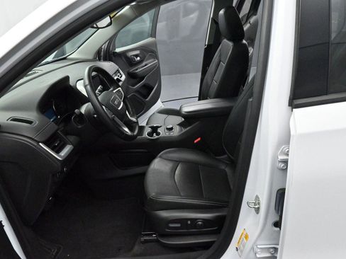 Used 2023 GMC Terrain SLT w/ Elevation Edition image 15