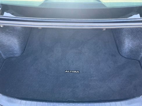 Used 2025 Nissan Altima 2.5 SV image 32