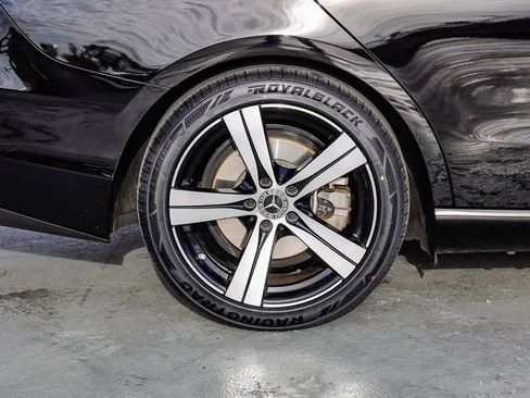 Used 2025 Mercedes-Benz C 300 4MATIC Sedan image 12