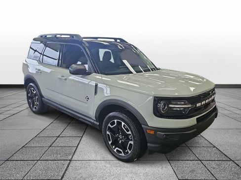 Used 2022 Ford Bronco Sport Outer Banks w/ Tech Package AWD/4WD image 3