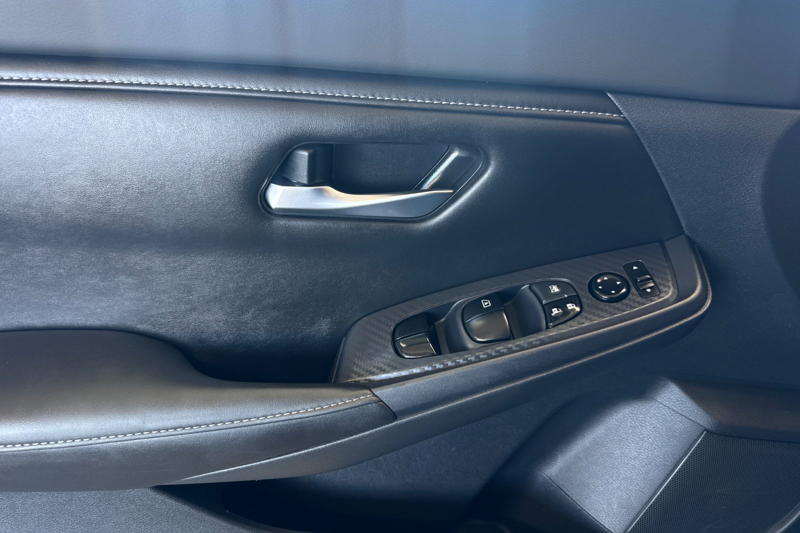 Used 2022 Nissan Sentra SV w/ All-Weather Package FWD image 11