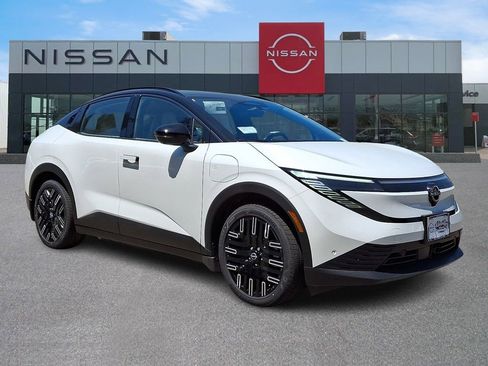 New 2026 Nissan Leaf Platinum+ w/ Cargo Package (Platinum+) FWD image 1