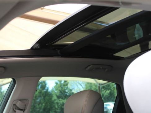 Used 2018 Genesis G80 3.8 w/ Option Group 02 image 16