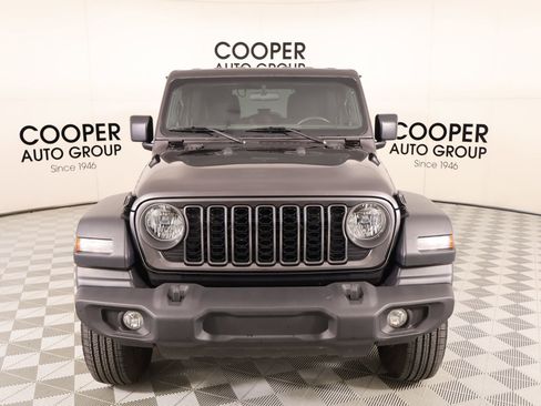 Used 2024 Jeep Wrangler Unlimited Sport AWD/4WD image 8