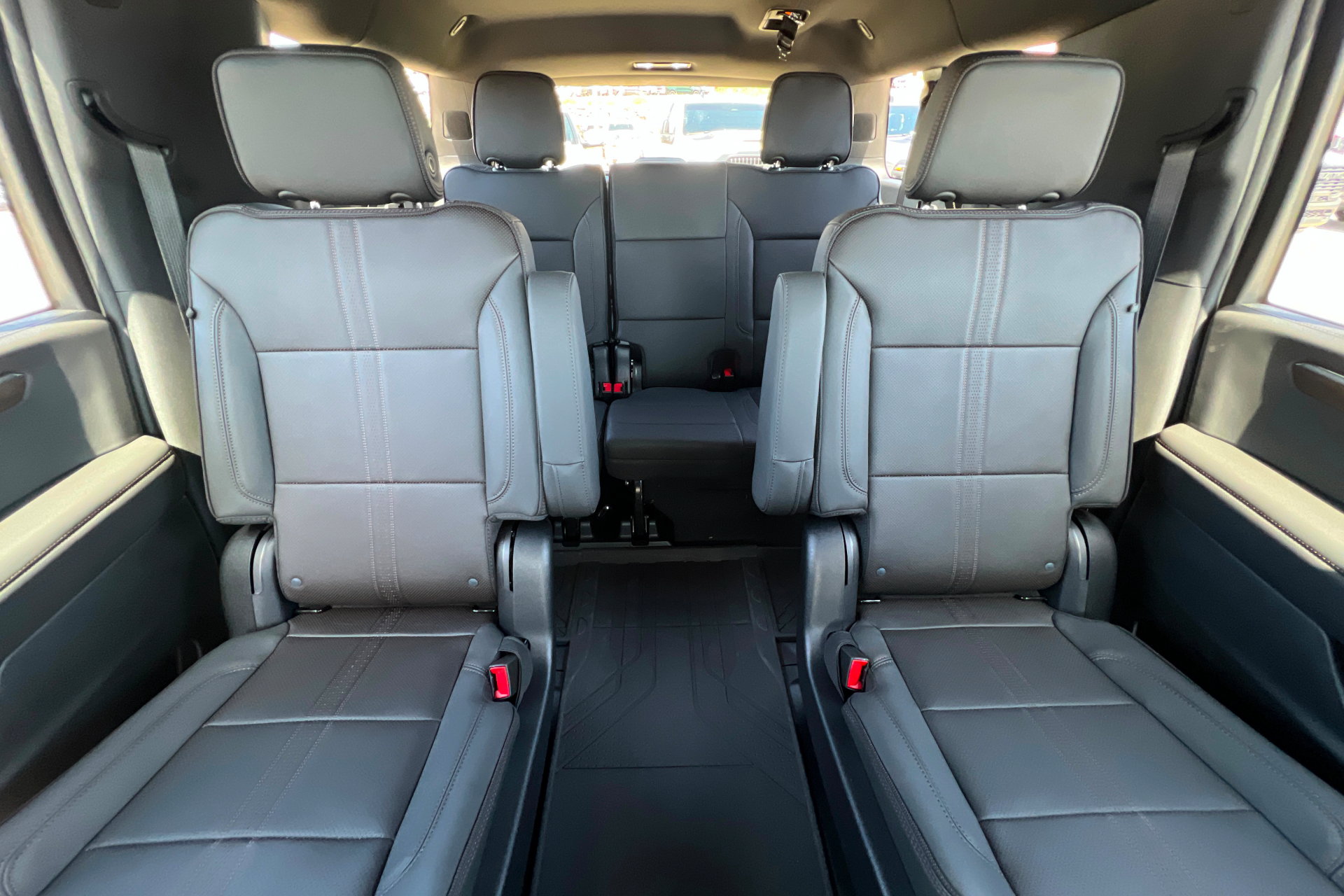New 2026 Chevrolet Suburban High Country AWD/4WD image 27