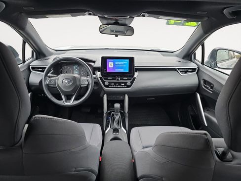 Used 2024 Toyota Corolla Cross SE w/ Moonroof Package image 14