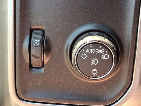 Used 2015 Chevrolet Silverado 2500 LT w/ LT Convenience Package RWD image 24