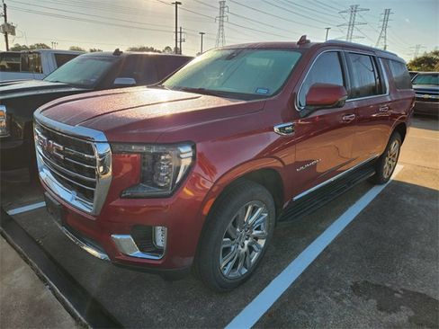 Used 2021 GMC Yukon XL SLT w/ SLT Luxury Plus Package image 2