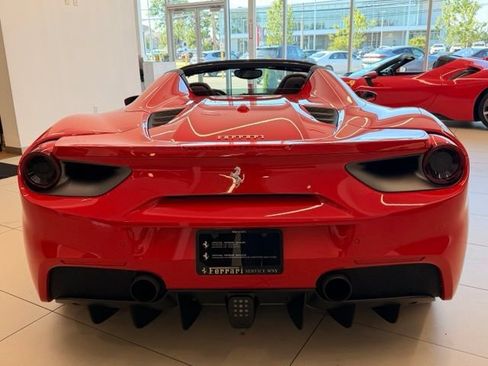 Used 2018 Ferrari 488 Spider RWD image 9