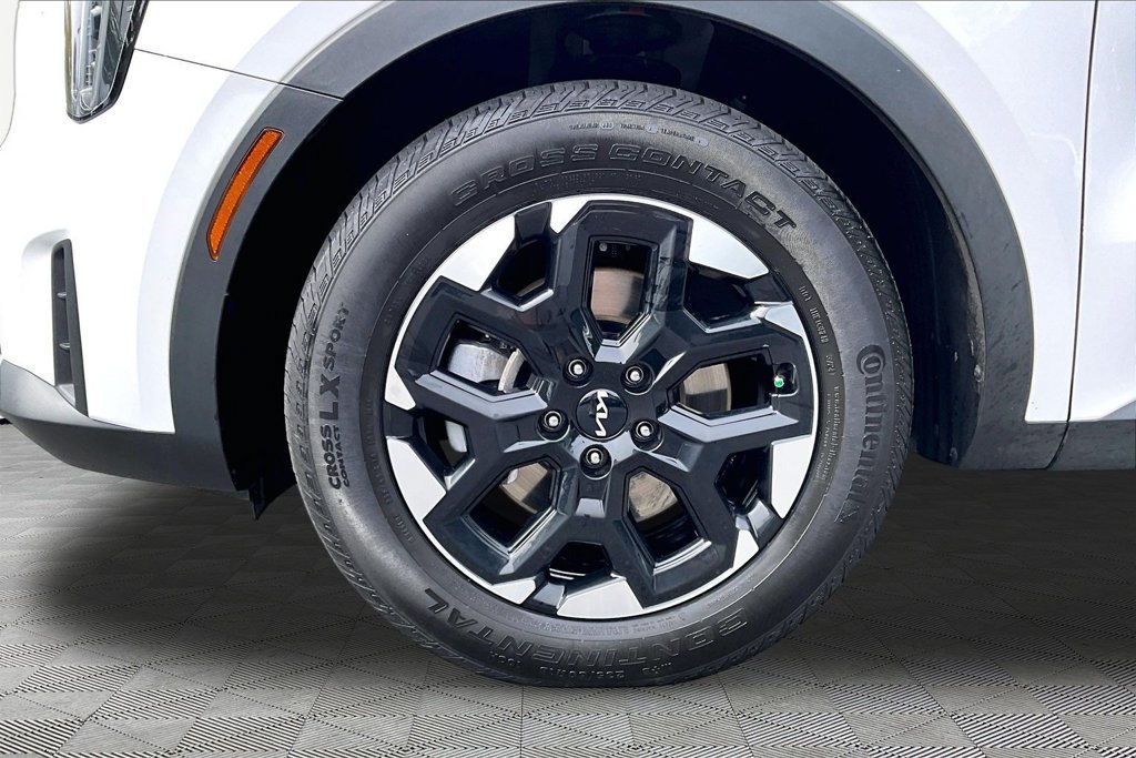 Used 2025 Kia Sorento S w/ Panoramic Sunroof Package FWD image 23