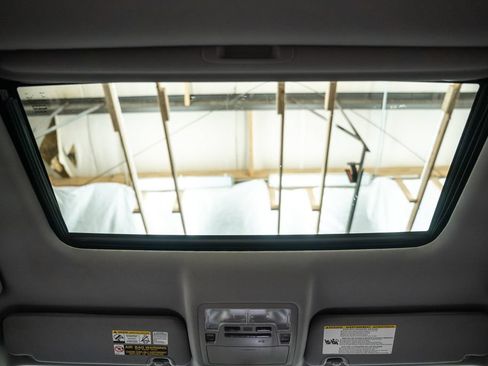 Used 2015 Toyota Highlander XLE FWD image 36