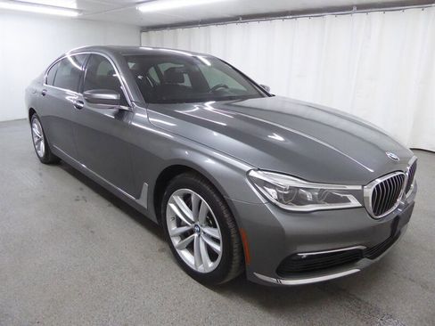 Used 2016 BMW 750i xDrive AWD/4WD image 1