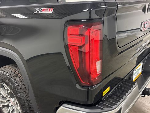 New 2026 GMC Sierra 1500 SLT image 15