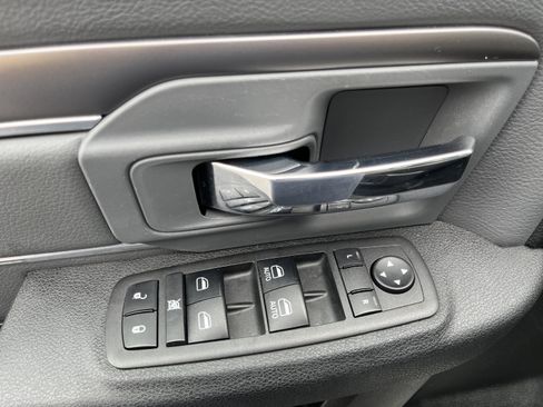 Used 2023 RAM 1500 Classic SLT w/ Protection Group AWD/4WD image 14