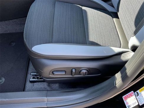 Used 2025 Buick Envista Preferred w/ Convenience I Package image 18