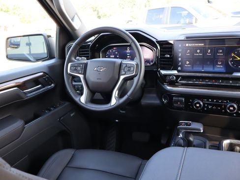 Used 2026 Chevrolet Silverado 1500 LT Trail Boss w/ Convenience Package II AWD/4WD image 15