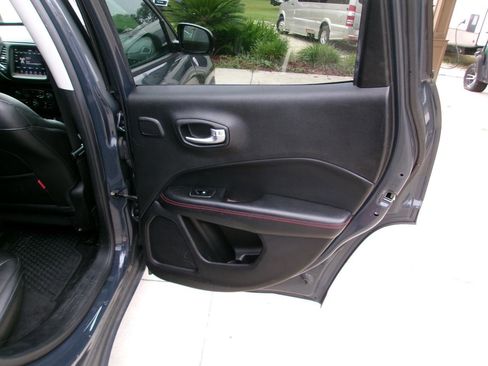 Used 2018 Jeep Compass Trailhawk w/ Navigation Group image 13