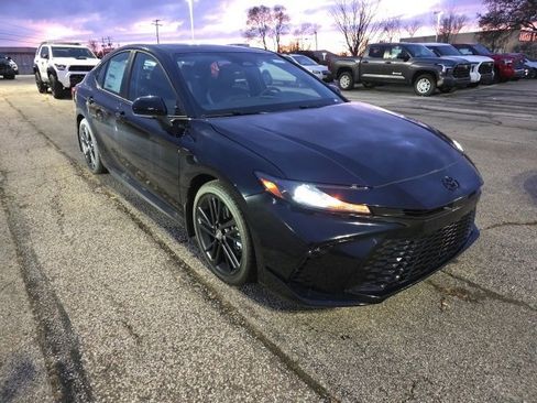 New 2026 Toyota Camry Hybrid image 3