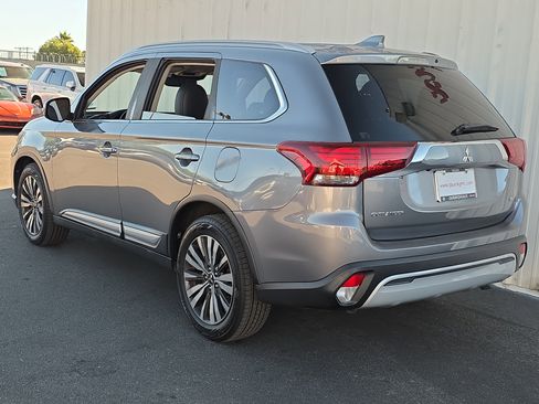 Used 2020 Mitsubishi Outlander LE image 5