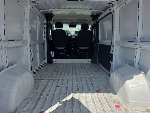 Used 2025 RAM ProMaster 2500 w/ Convenience Group FWD image 16