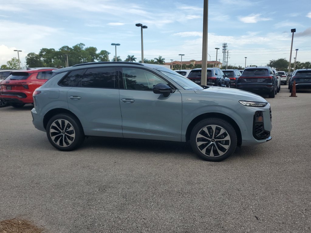 New 2026 Audi Q3 quattro 2.0T AWD/4WD image 4