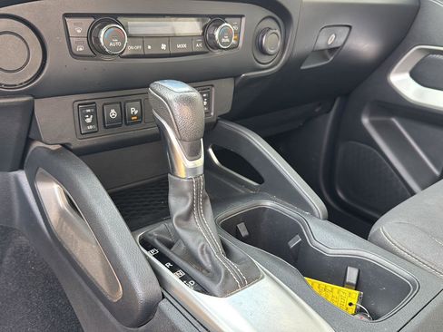 Used 2022 Nissan Frontier SV image 25