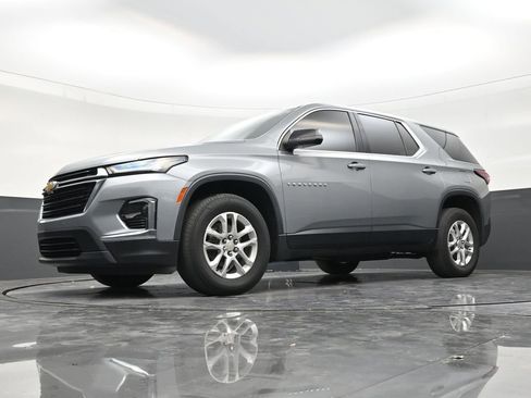 Used 2023 Chevrolet Traverse LS FWD image 20