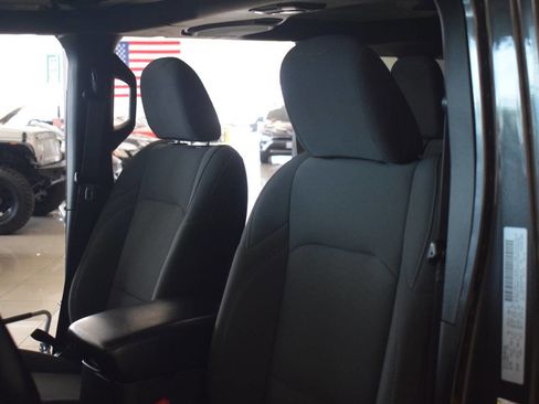 Used 2018 Jeep Wrangler Unlimited Sport S AWD/4WD image 61