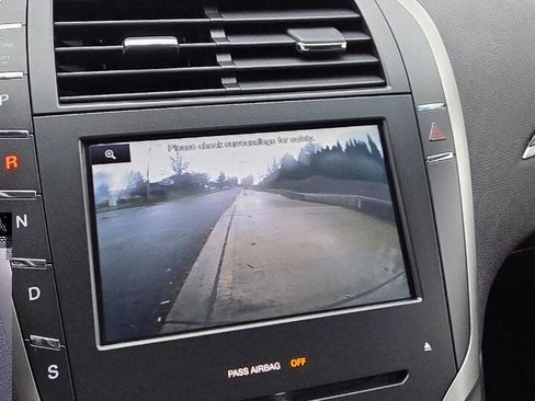 Used 2014 Lincoln MKZ image 11