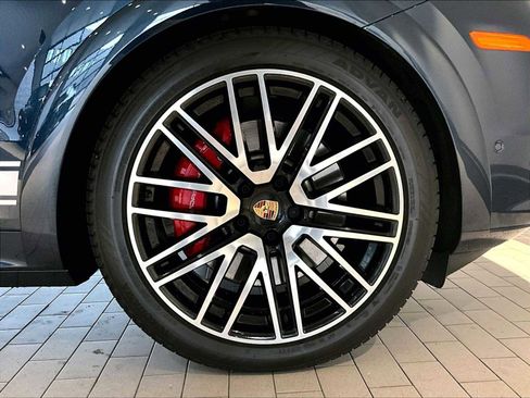 Used 2025 Porsche Cayenne GTS image 14
