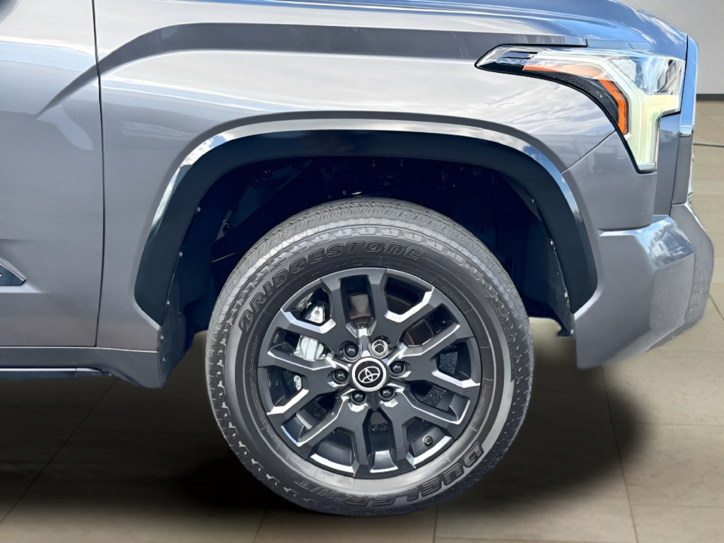Used 2024 Toyota Tundra Platinum AWD/4WD image 40