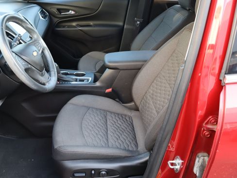 Used 2018 Chevrolet Equinox LT FWD image 16