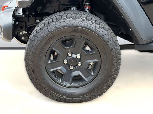 Used 2022 Jeep Gladiator Mojave w/ Trailer Tow Package AWD/4WD image 13