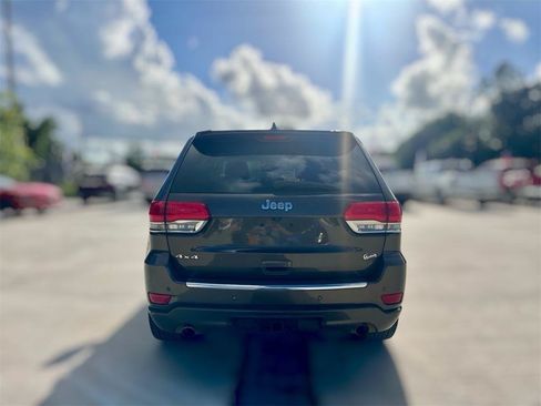 Used 2018 Jeep Grand Cherokee Overland AWD/4WD image 8