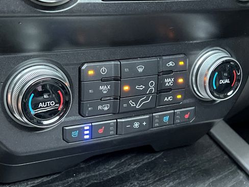 Used 2019 Ford F250 Platinum w/ Platinum Ultimate Package image 20