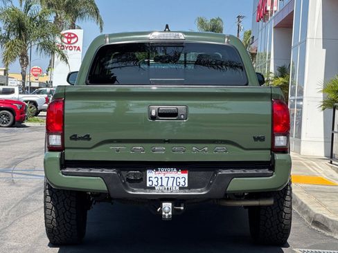 Used 2021 Toyota Tacoma SR5 w/ Trail Edition image 6